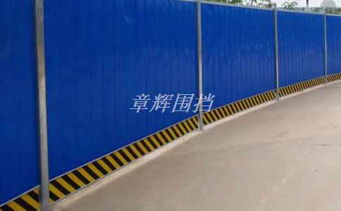 簡易圍擋在公共活動現(xiàn)場中的顏色和樣式應(yīng)該如何配置？（公共活動現(xiàn)場中簡易圍擋的色彩搭配技巧）